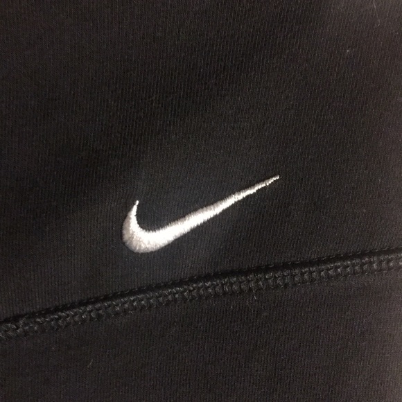 EUC Nike Active Capris - Picture 4 of 5